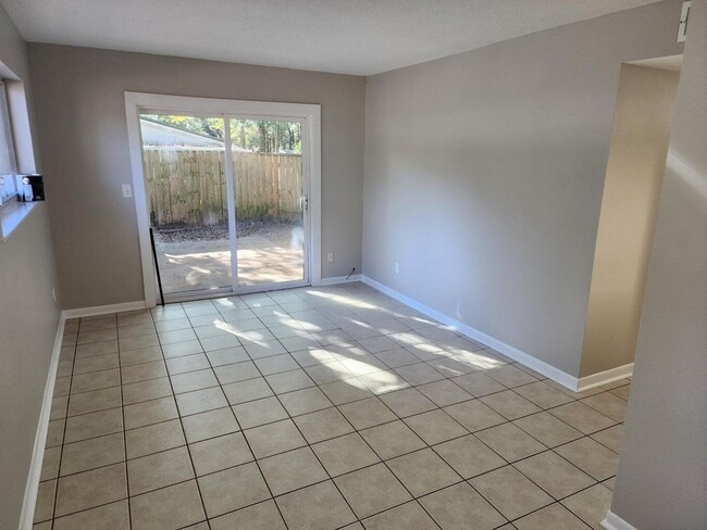 Photo - 128 Smith St