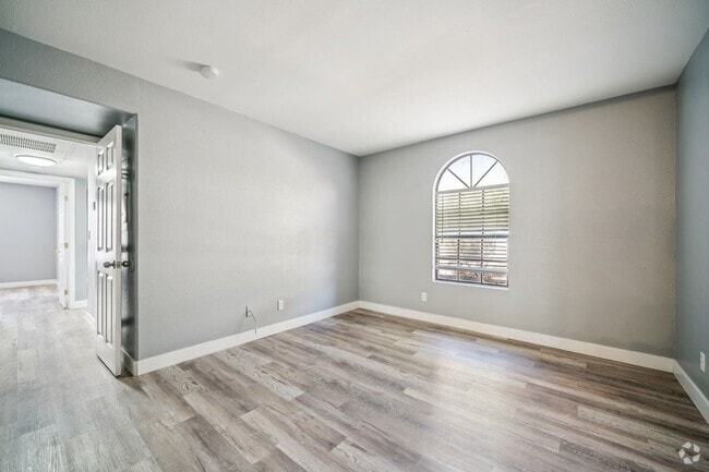 Building Photo - 2967 Juniper Hills Blvd Rental