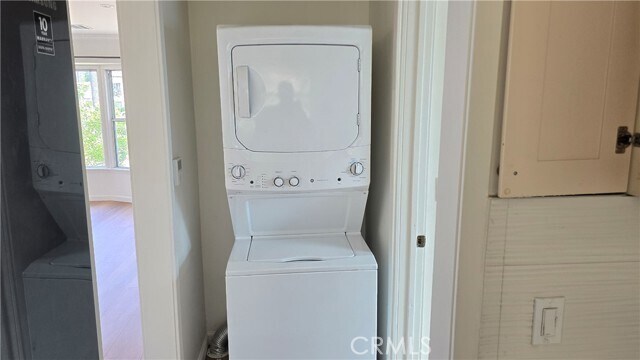 Photo - 640 W Glenoaks Blvd