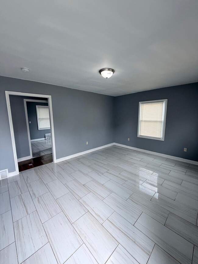 Photo - 14255 Burt Rd
