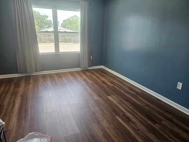 Photo - 2068 Fruitville Rd