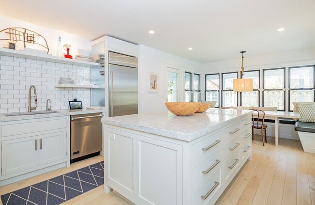 Photo - 144 Newtown Ln