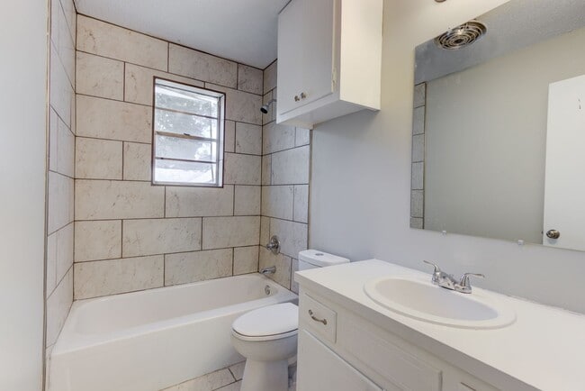 Photo - The Azalea: 1 & 2 Bedroom Apartments