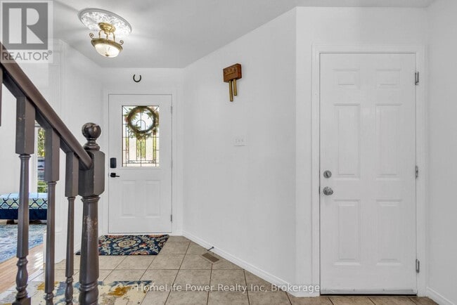 Photo - 35 Borland Dr