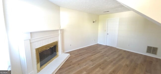 Photo - 330 Knoll Ridge Ct