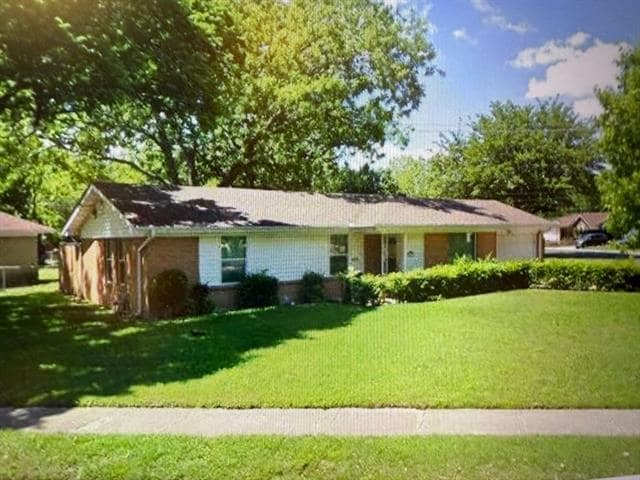 Photo - 112 SW Murphy Rd