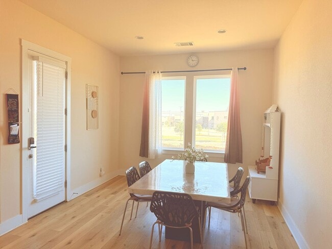 Photo - 1832 Indian Apple Wy