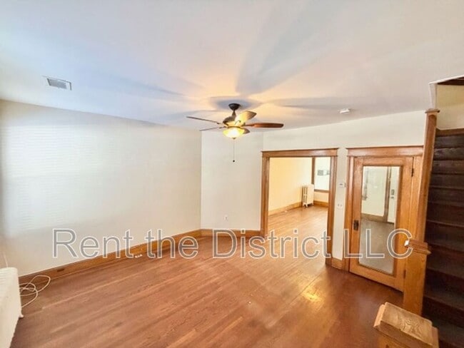 Photo - 814 Longfellow St NW