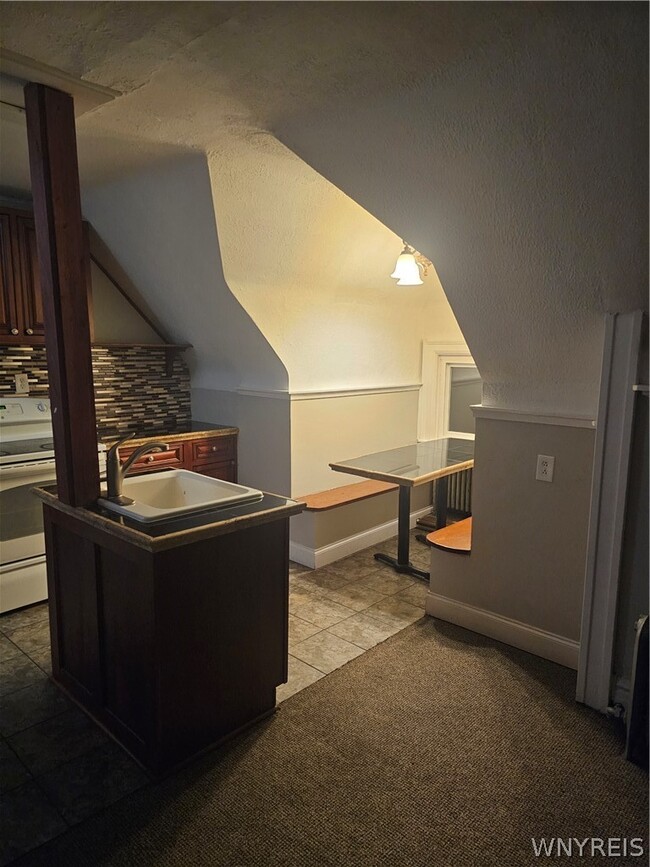 Photo - 530 W Ferry St