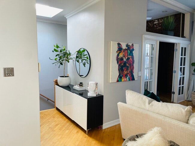 Townhome entry - 1618 S Washtenaw Ave Unit 2