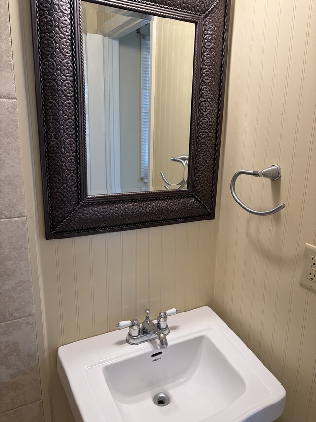 Photo - 16348 Woodcliffe Dr