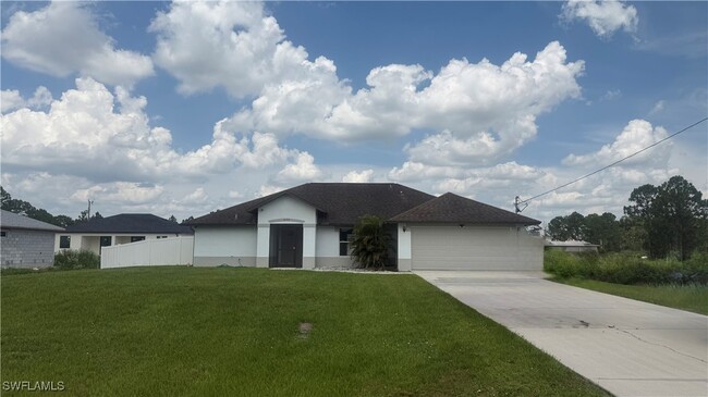Building Photo - 833 Eisenhower Blvd Rental