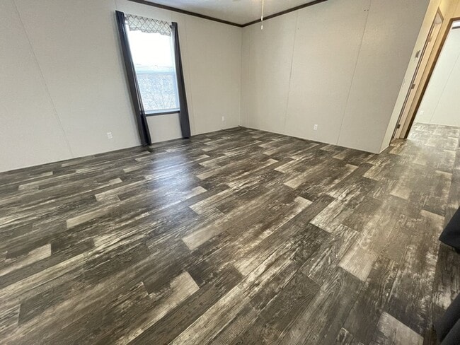 Photo - 16035 Villaire Ave