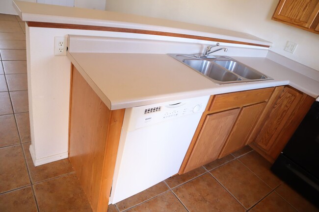 Photo - 2 Story You Will Have To See To Believe!!!