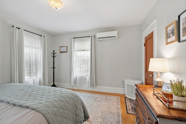 68 walnut st Unit 2S