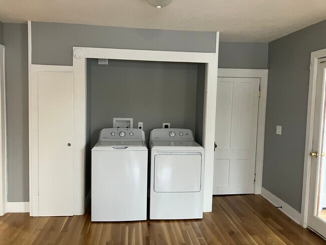 Photo - 5142 Ridge Rd