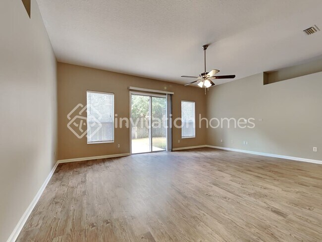 10822 Stanton Hills Dr E