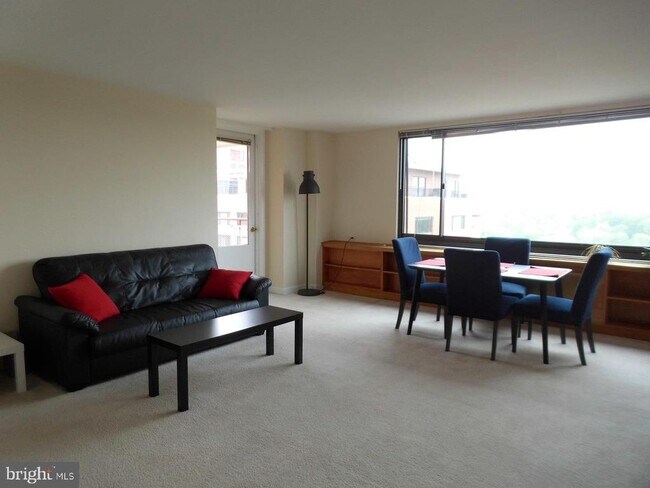 Photo - 1011 Arlington Blvd Unit 1018