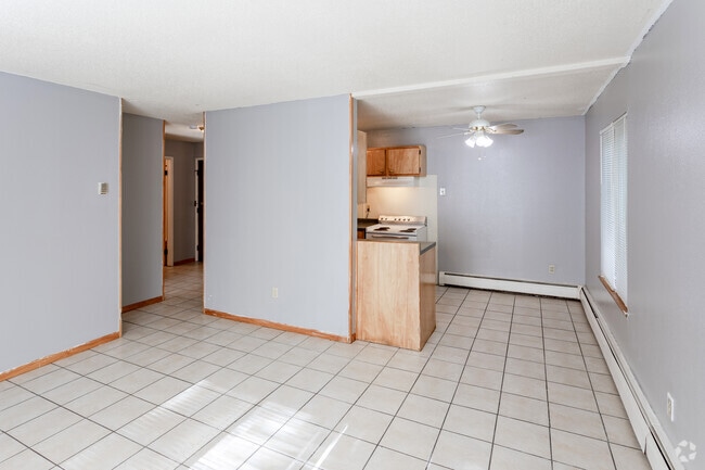 1BR, 1BA - 600 SF