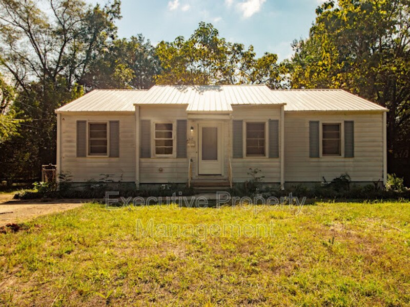 Photo - 373 Belcher Dr