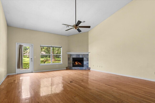 Photo - 11795 NW Creek Dr