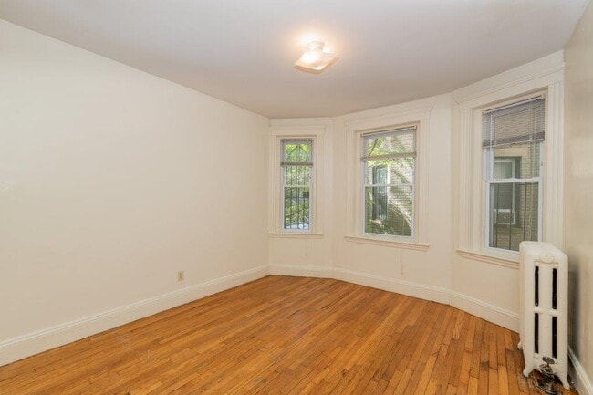 Building Photo - 49 Worthington St