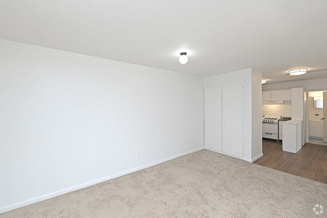 2 BR, 1 BA