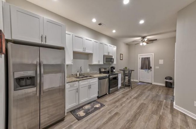 Photo - 614 Larchmont Dr NW Unit 1