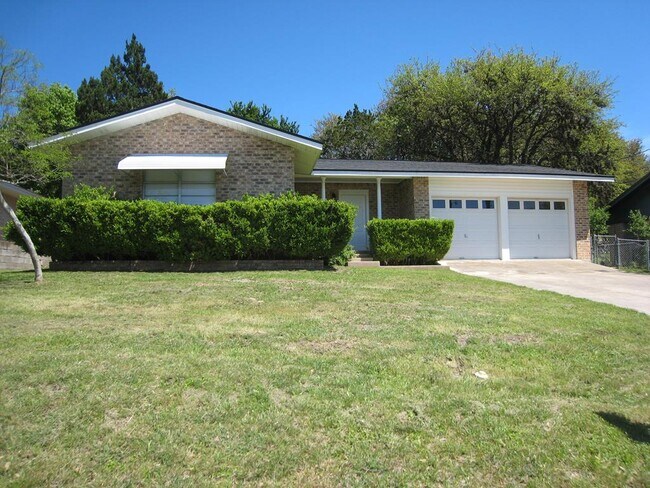 Photo - 1002 Barbara Ann St House