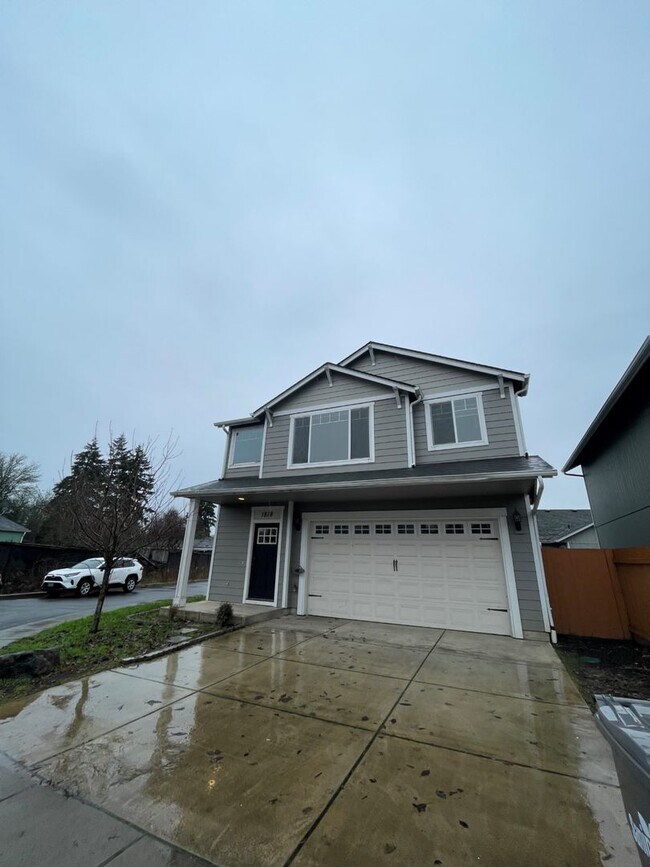 Two Story Corner House with 3 Bedrooms/ 2 House Rental in Eugene