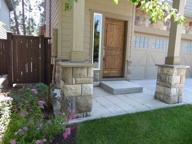 Photo - 61150 Snowbrush Dr