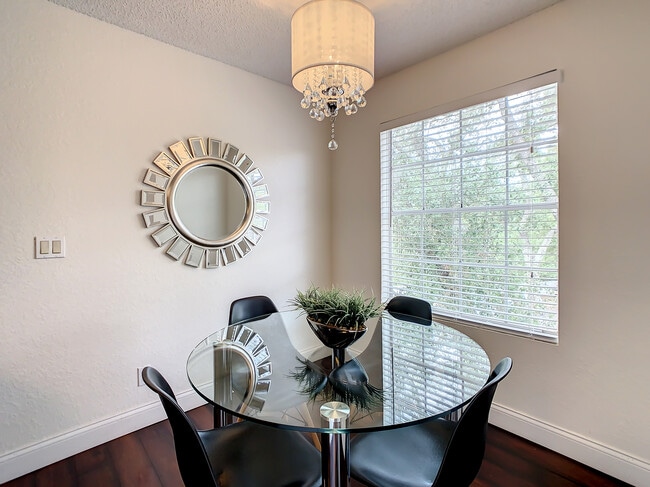 Photo - 11562 Westwood Blvd Unit 933