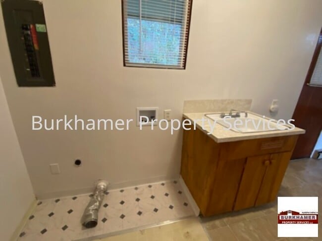 Photo - 6700 Olympic Hwy