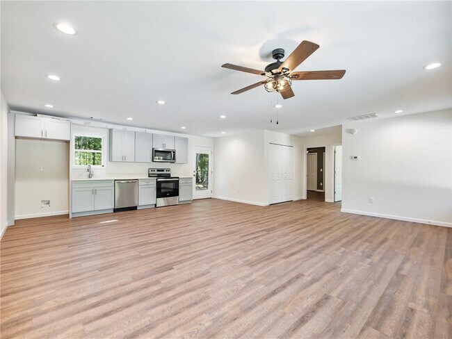 Photo - 8079 Beachwood Dr