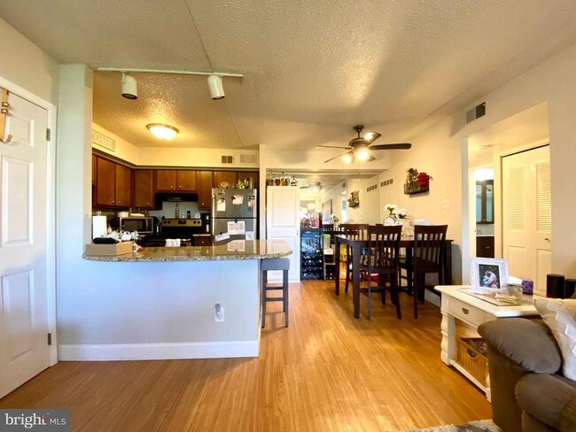 Photo - 5200 Hilltop Dr