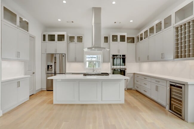 Photo - 1716 Rosewood St