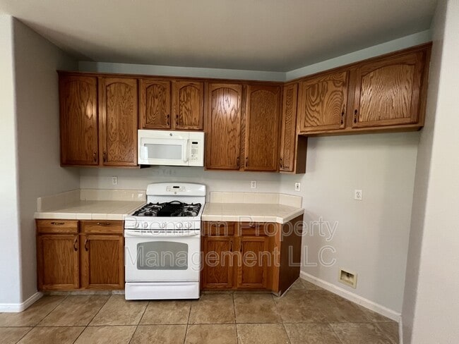 Photo - 1003 Duxbury Ct