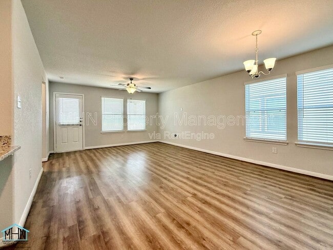 Photo - 11151 Hollinger Cir