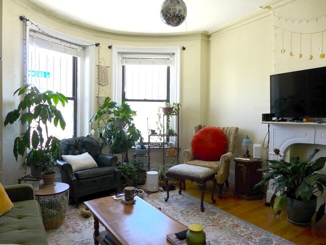 Building Photo - 5 Sussex St