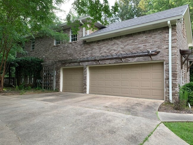 Photo - 422 Dickerson Ln