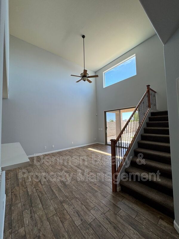 10397 W Foothill Dr