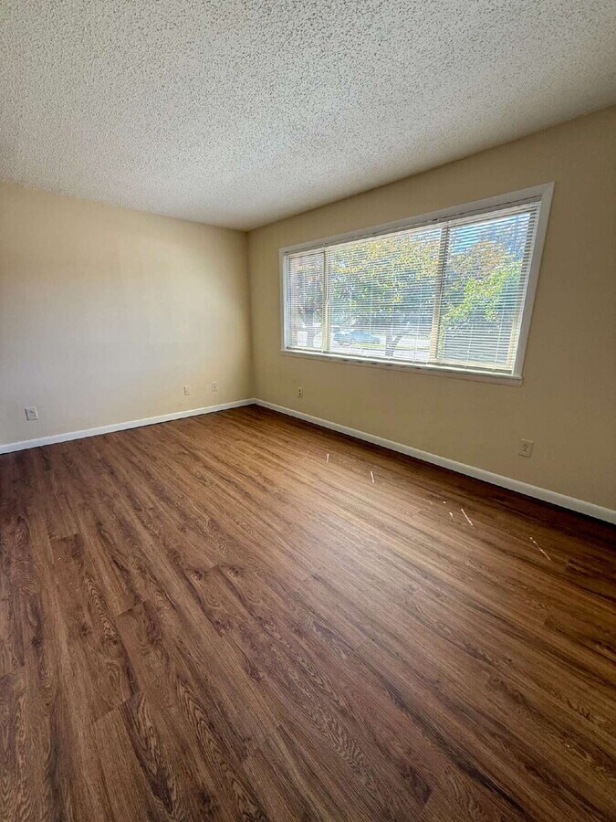 Photo - 2BR/1BA Condo in Greenbrier Unit 7