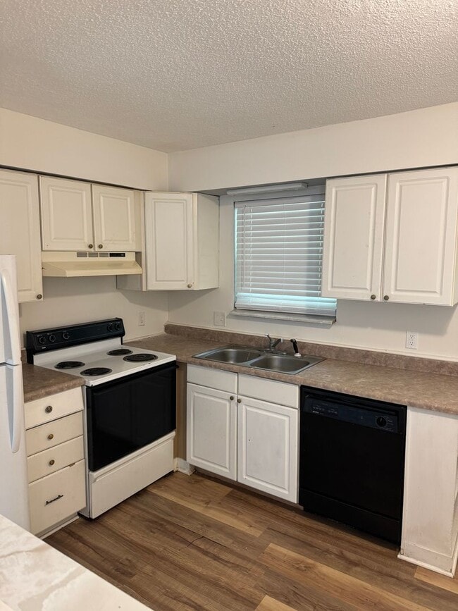 Photo - Two Bedroom Unit Available For Rent!