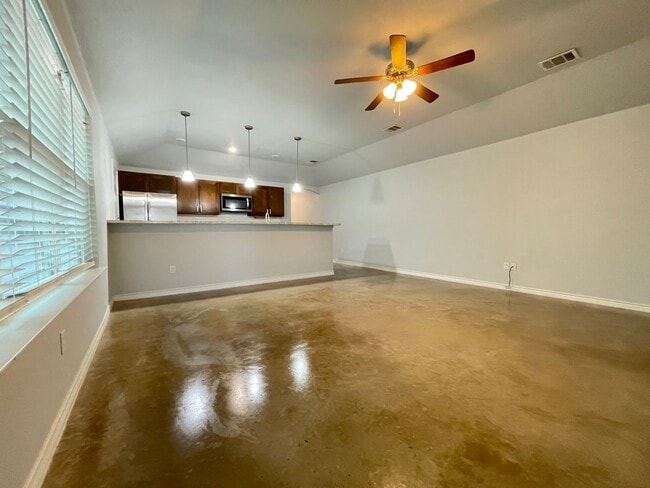 Photo - 915 Rebecca Ln Unit 915 Rebecca Lane