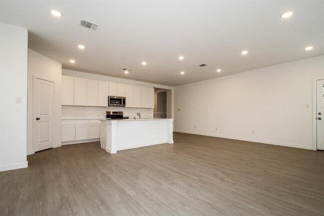 Photo - 1912 Ponderosa Pne Ln