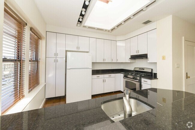Building Photo - 344 Harvard St Unit 3 Rental