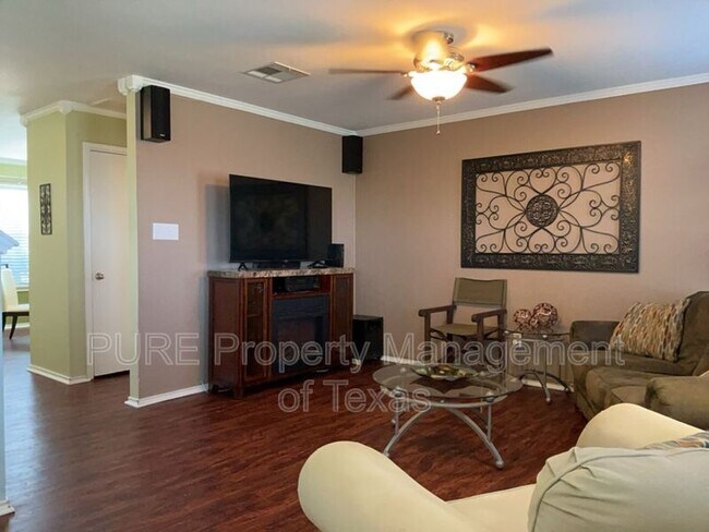 Photo - 108 Covey Ln