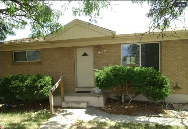 Building Photo - 4 Bedroom Denver home for rent
