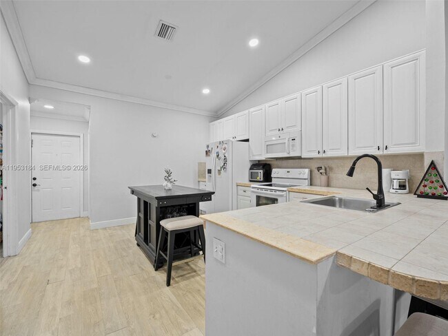 Photo - 11065 NW 38th Pl