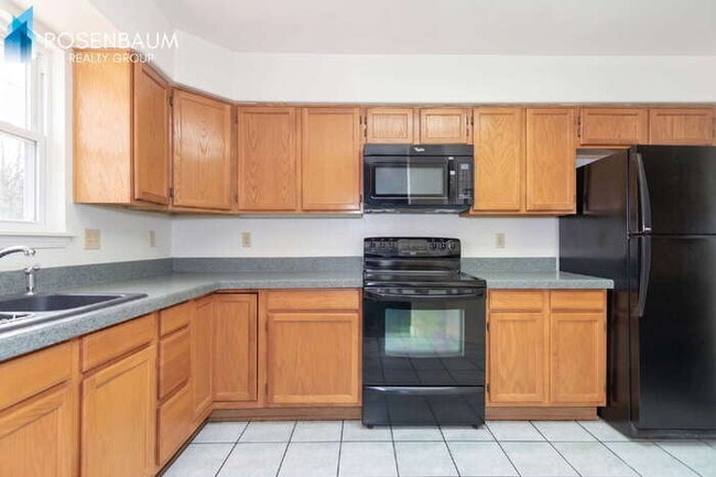 Photo - Beautiful 2-beds, 2.5-baths two-story home at the base of iconic Sentinel Peak in Tucson!